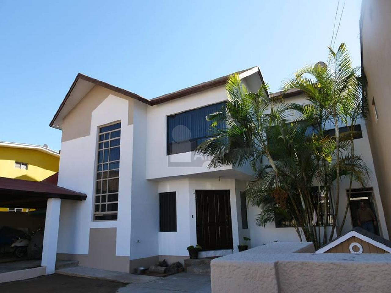 Foto Casa en Venta en Valle Dorado, Ensenada, Baja California - U$D 210.000 - 1539-487 - BienesOnLine