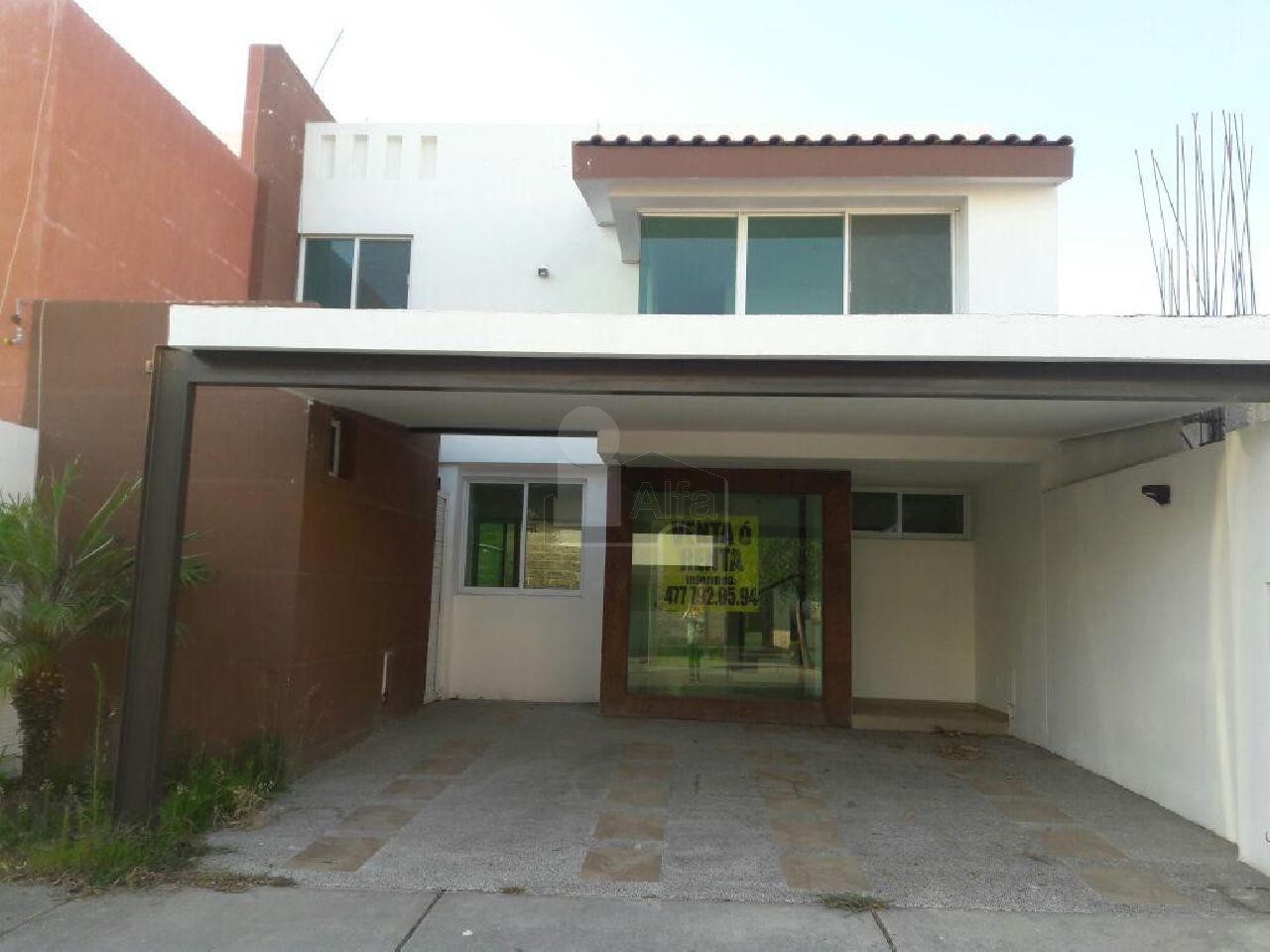 Foto Casa en Venta en Residencial Punta del Este, Len, Guanajuato - $ 2.525.000 - 1559-1621 - BienesOnLine