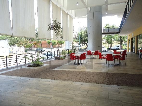 Local en Renta en Planta Baja en Arbide, León Gto Plaza comercial Blvd. Algeciras,mntto incuido