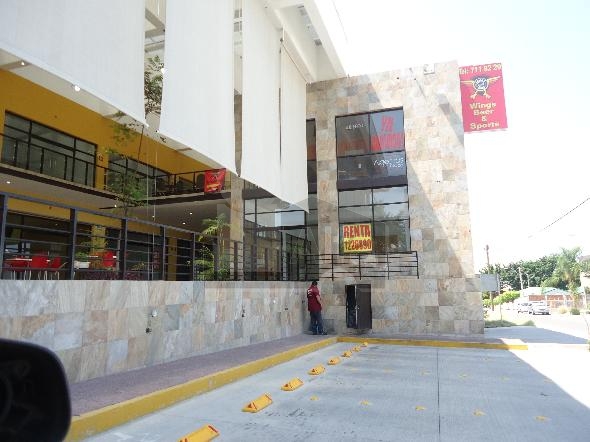 Local en Renta en Planta Baja en Arbide, León Gto Plaza comercial Blvd. Algeciras,mntto incuido