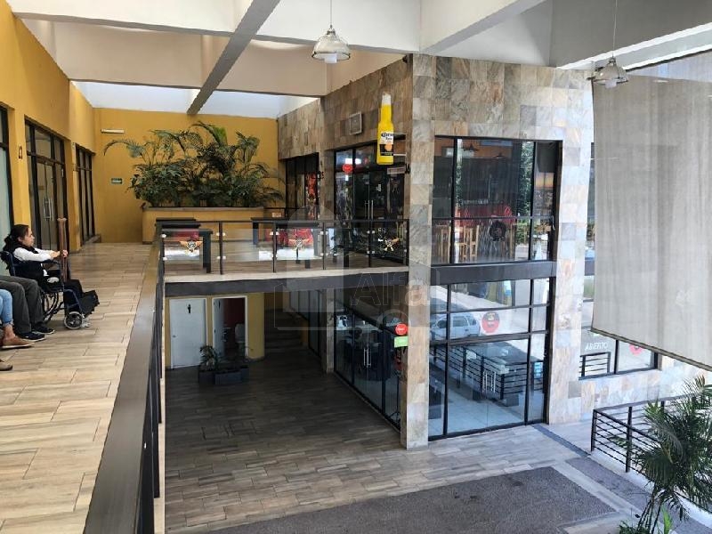 Local en Renta en Planta Baja en Arbide, León Gto Plaza comercial Blvd. Algeciras,mntto incuido