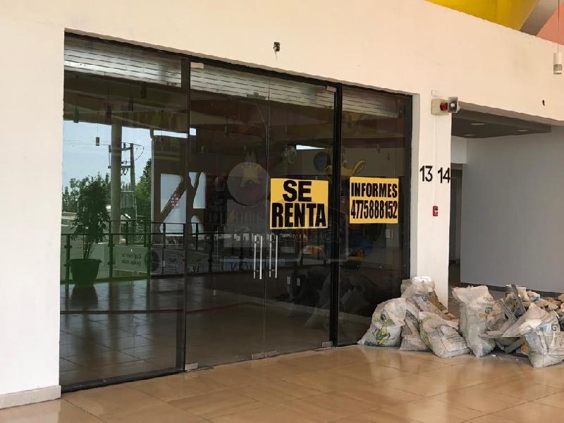 Local en Renta en Planta Baja en Arbide, León Gto Plaza comercial Blvd. Algeciras,mntto incuido