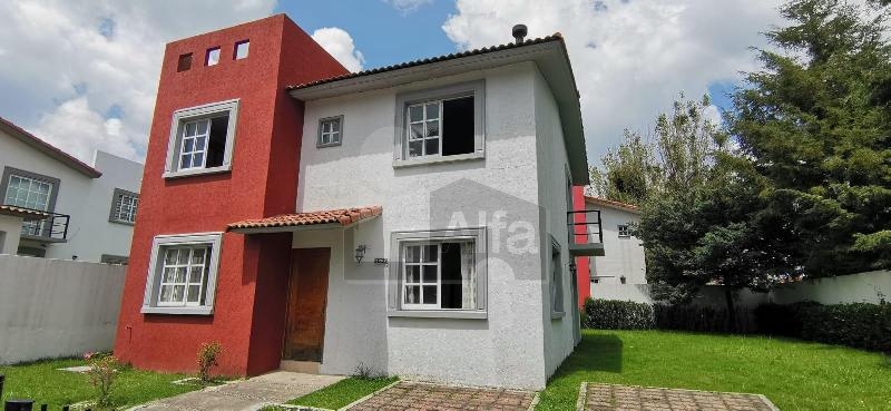 Casa en Renta Villas del campo Frente a Área Verde...