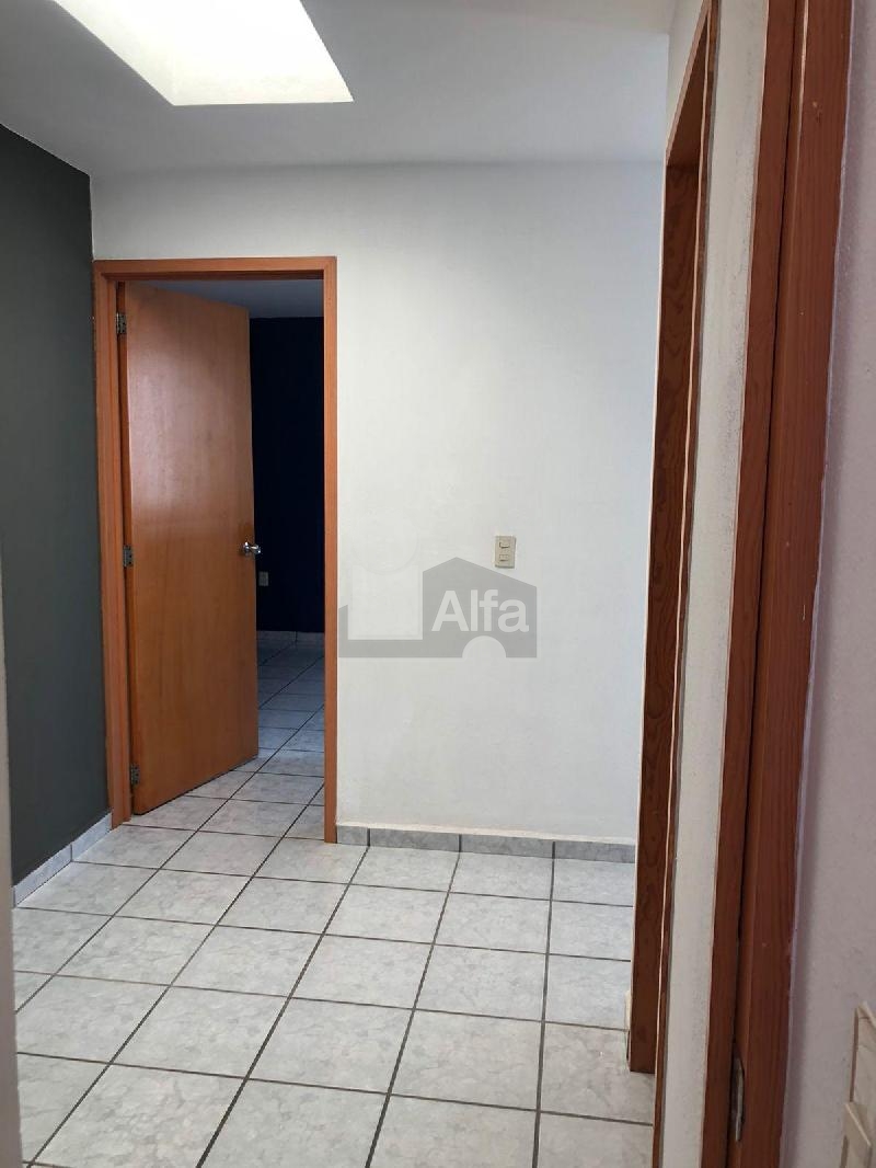 Casa en Renta en Lomas de Gran Jardín, León, Gto. cerca a la plaza comercial Colibrí