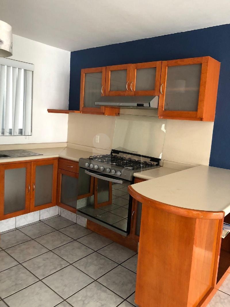 Casa en Renta en Lomas de Gran Jardín, León, Gto. cerca a la plaza comercial Colibrí