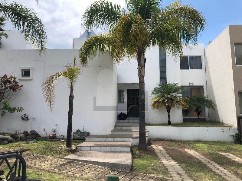 Casa en Renta en Lomas de Gran Jardín, León, Gto. cerca a la plaza comercial Colibrí