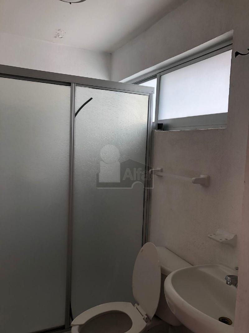 Casa en Renta en Lomas de Gran Jardín, León, Gto. cerca a la plaza comercial Colibrí