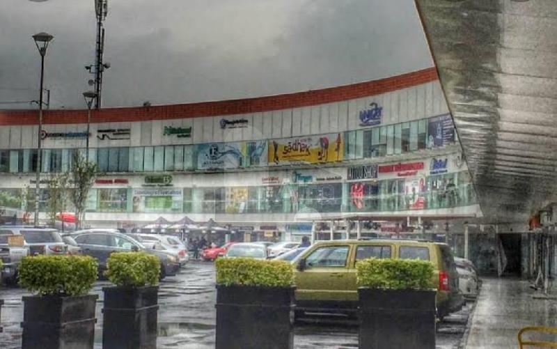 Local en renta en Plaza Tanarah, en Santa Engracia, San Pedro Garza García, Nuevo León.