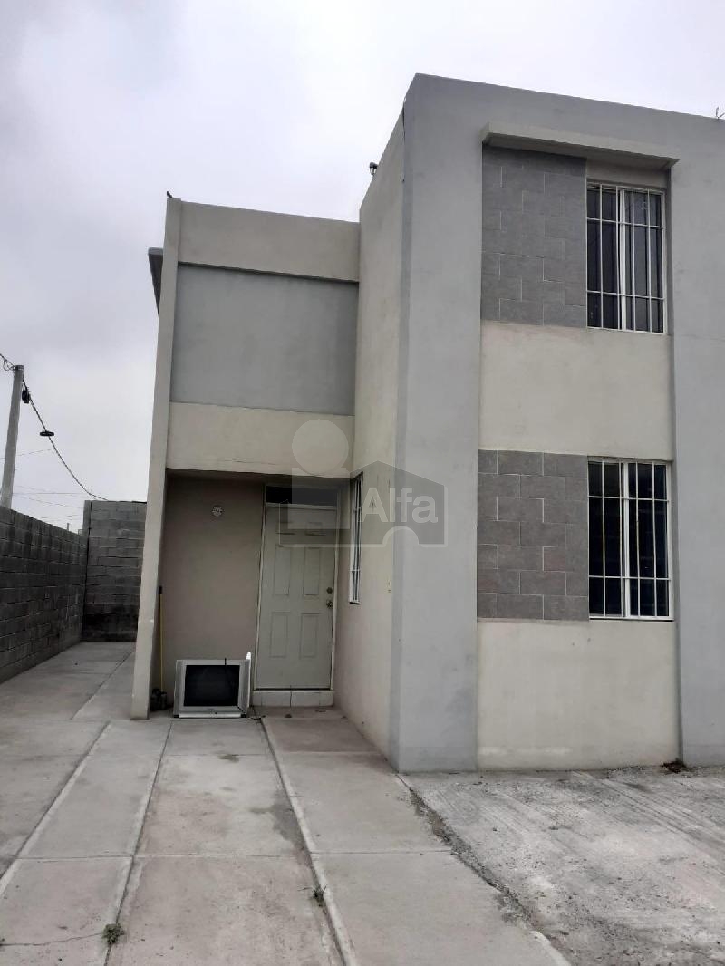 Casa sola en venta en Parques Diamante, García, Nuevo León