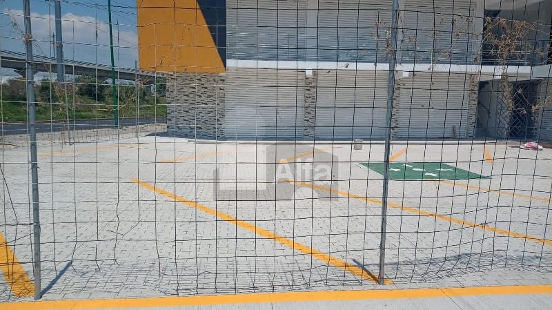 Local en renta sobre Blvd. Solidaridad las Torres
