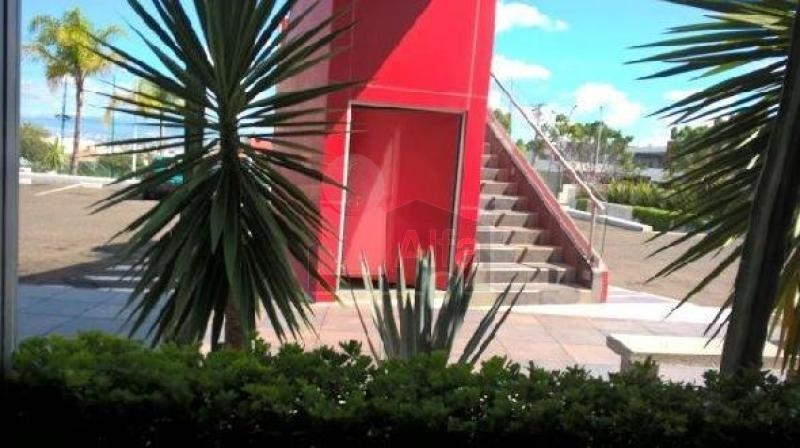 Local comercial en renta en Plaza Palmas, Centro Sur, Querétaro.