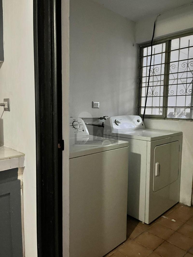 Casa en venta o renta, Pedregal Cumbres, Monterrey, Nuevo Leon. sobre avenida comercial