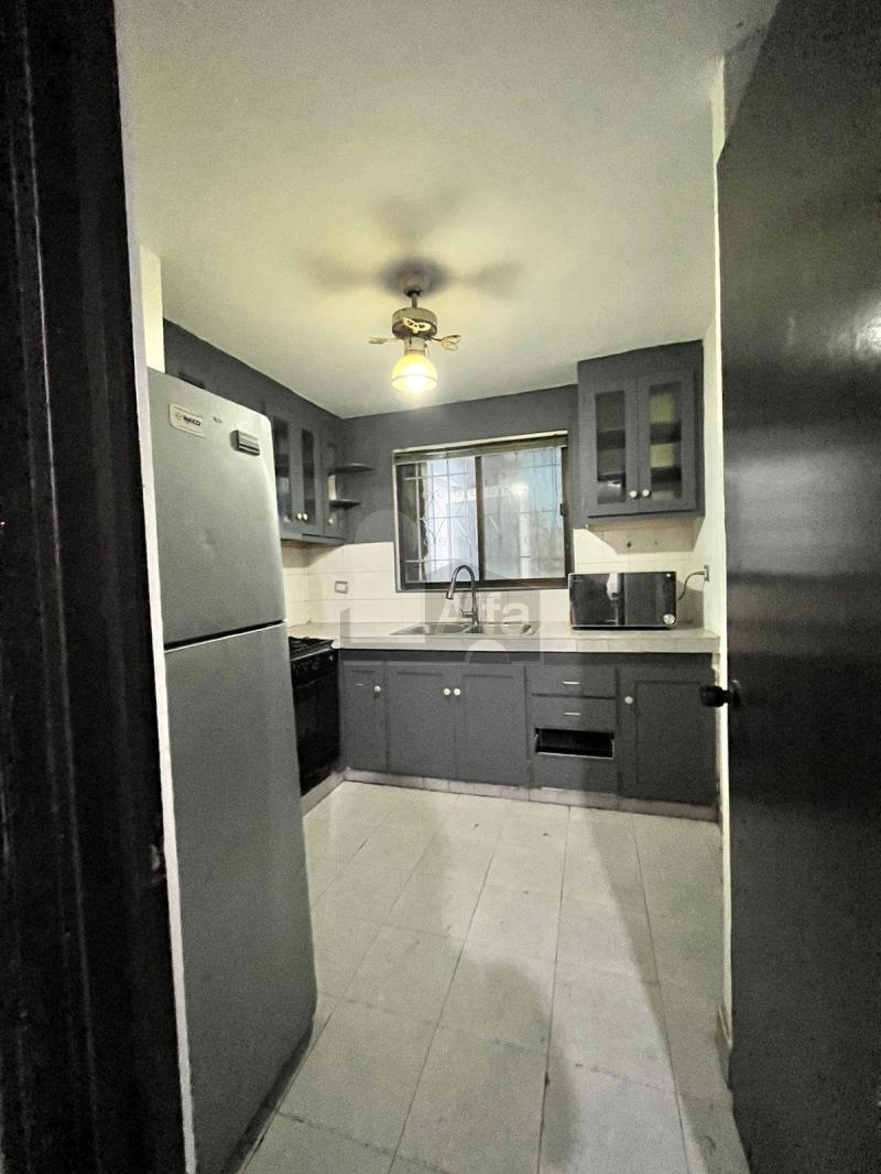 Casa en venta o renta, Pedregal Cumbres, Monterrey, Nuevo Leon. sobre avenida comercial
