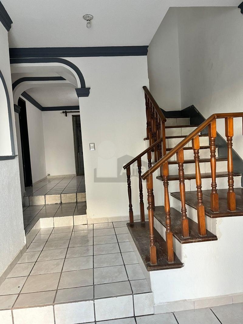 Casa en venta o renta, Pedregal Cumbres, Monterrey, Nuevo Leon. sobre avenida comercial