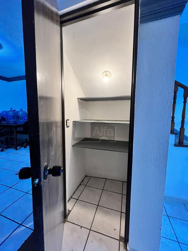 Casa en venta o renta, Pedregal Cumbres, Monterrey, Nuevo Leon. sobre avenida comercial