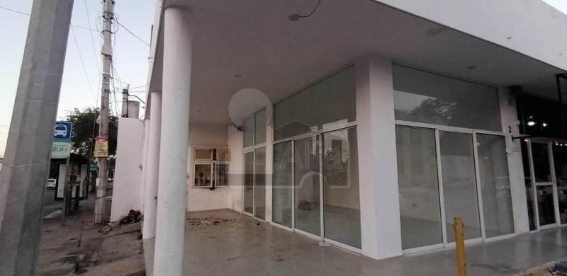 Local comercial en renta sobre Avenida Itzaes, Mérida, Yucatán