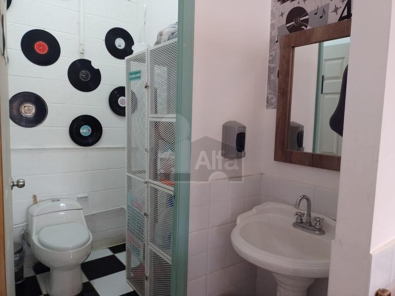 Local comercial en venta y/o en renta en Chihuahua Plaza Albero