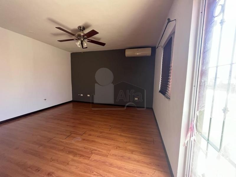 Casa en renta, Colinas del Huajuco, Monterrey, Nuevo Leon. en privada
