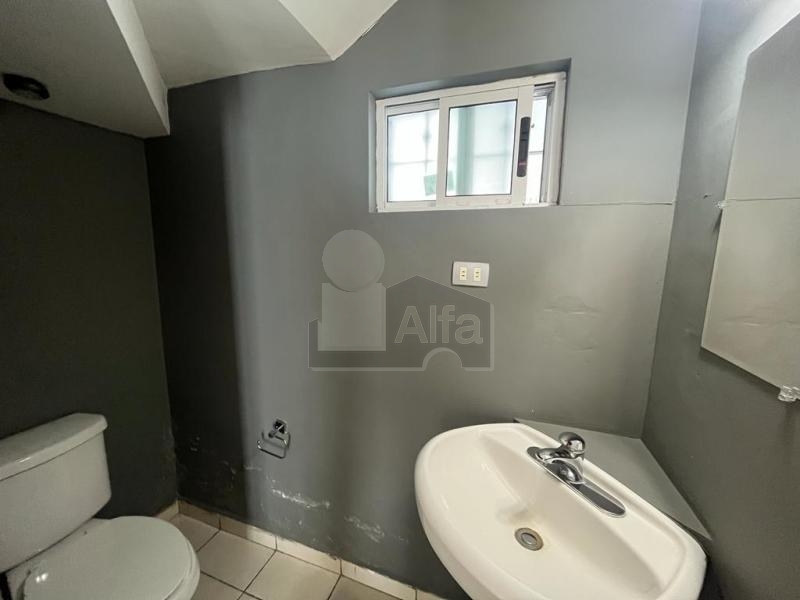 Casa en renta, Colinas del Huajuco, Monterrey, Nuevo Leon. en privada