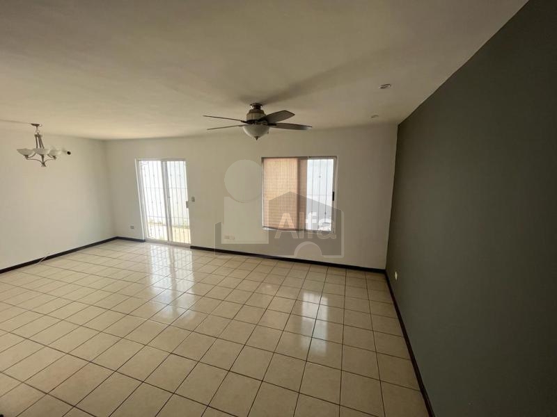 Casa en renta, Colinas del Huajuco, Monterrey, Nuevo Leon. en privada