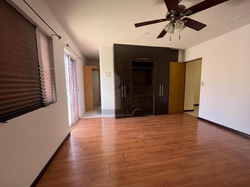 Casa en renta, Colinas del Huajuco, Monterrey, Nuevo Leon. en privada