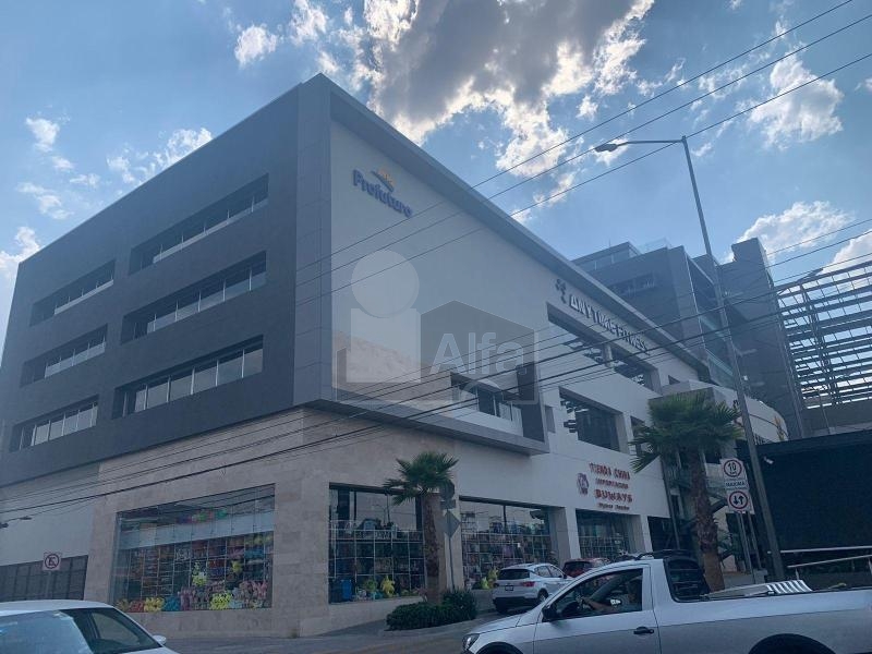 Local en renta fente Plaza Punto Escobedo San Isidro, León, Gto. a píe de calle ya ncluye IVA