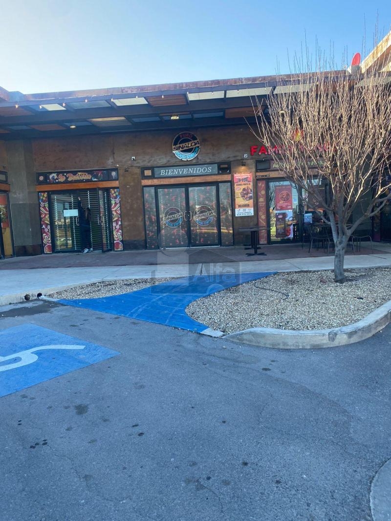 Venta o Renta de Local Comercial en Chihuahua, en Plaza Andares II