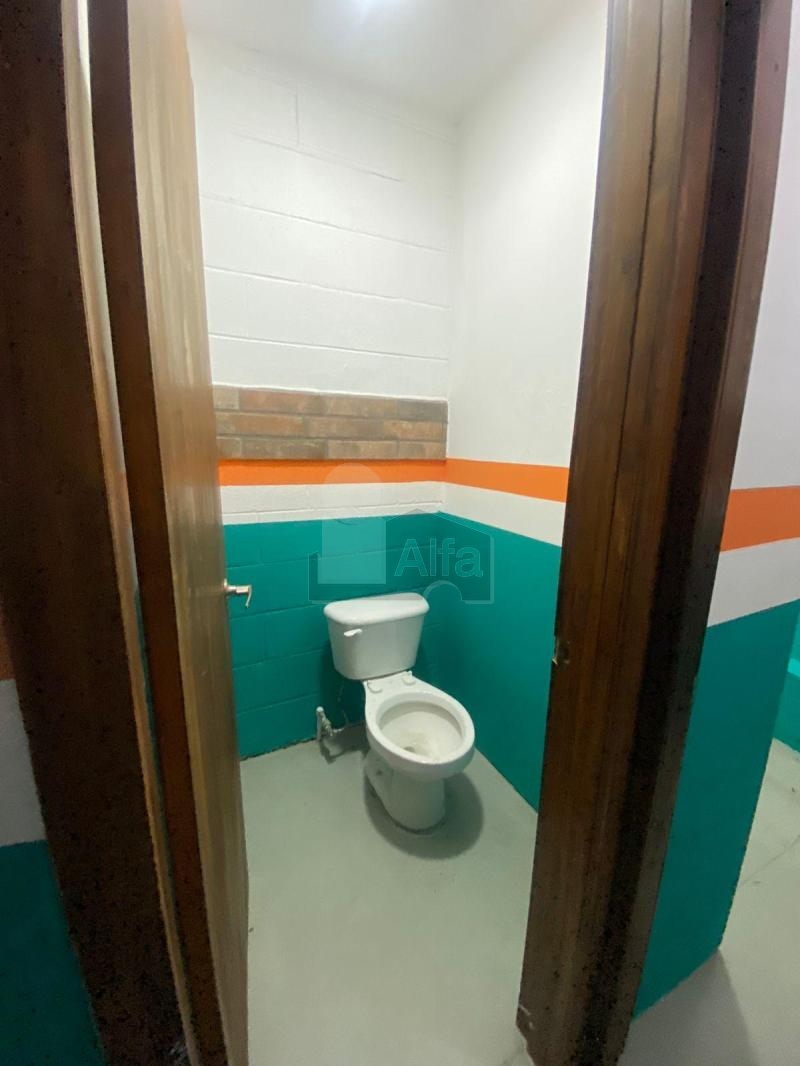 Venta o Renta de Local Comercial en Chihuahua, en Plaza Andares II