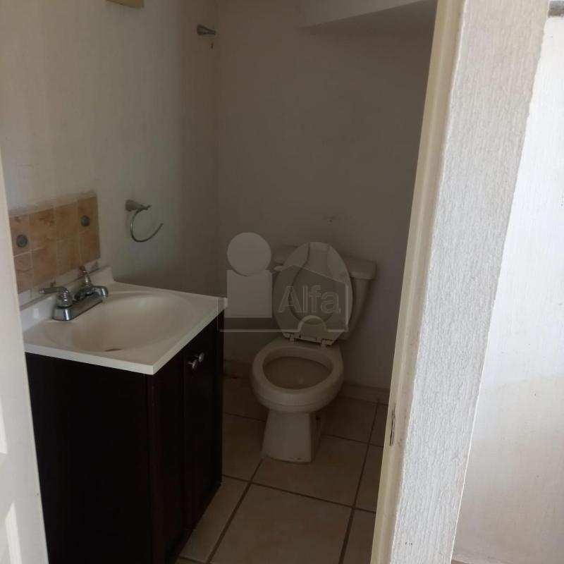 Casa sola en renta en Jardines de Los Reyes, León, Guanajuato