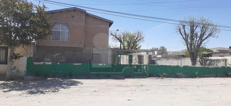 Casa y terreno en venta Ciudad Juárez Chihuahua Colonia Granjas de Chapultepec.