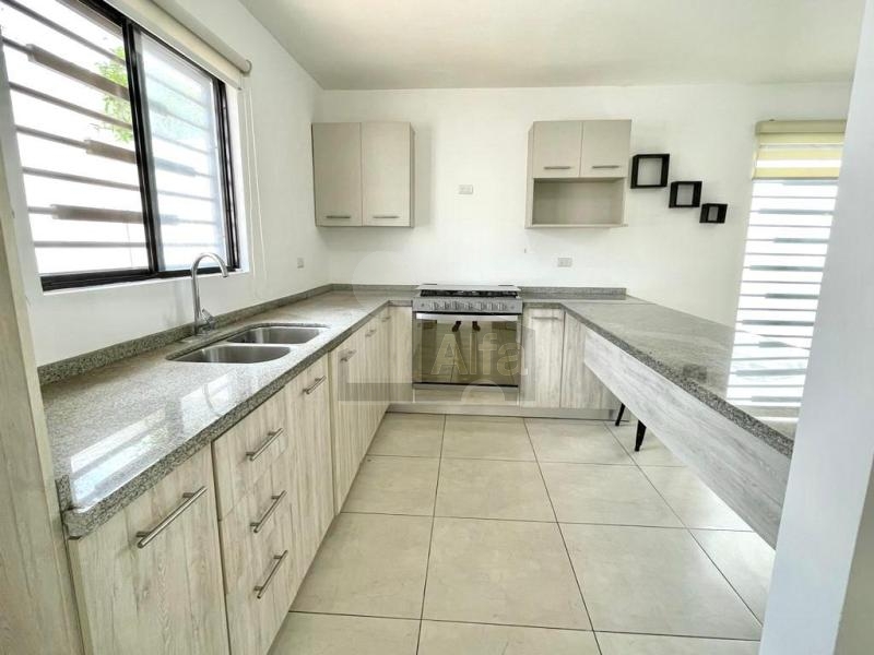 Casa en renta o venta Cerradas de Rinconada Apodaca Nuevo Leon