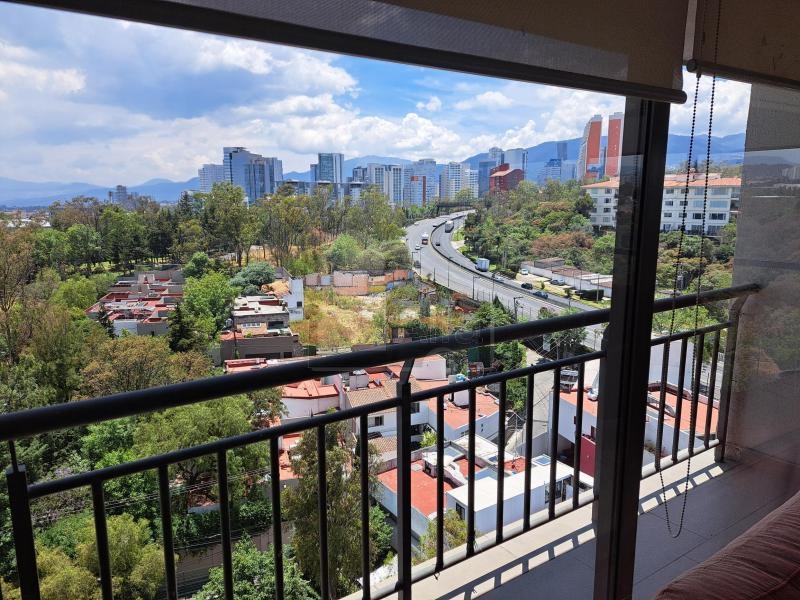 Se renta bonito departamento amueblado de 3 recámaras en Be Grand Lomas Santa Fe