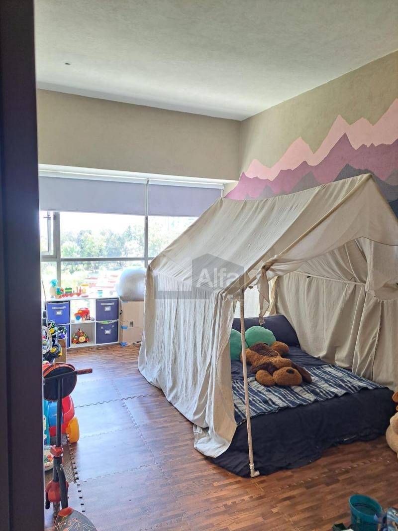 Se renta bonito departamento amueblado de 3 recámaras en Be Grand Lomas Santa Fe
