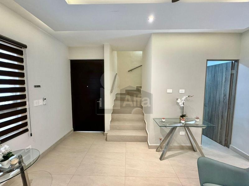 Casa en renta en Crisanto Residencial Zona Cumbres Monterrey Nuevo Leon Amueblada Nueva