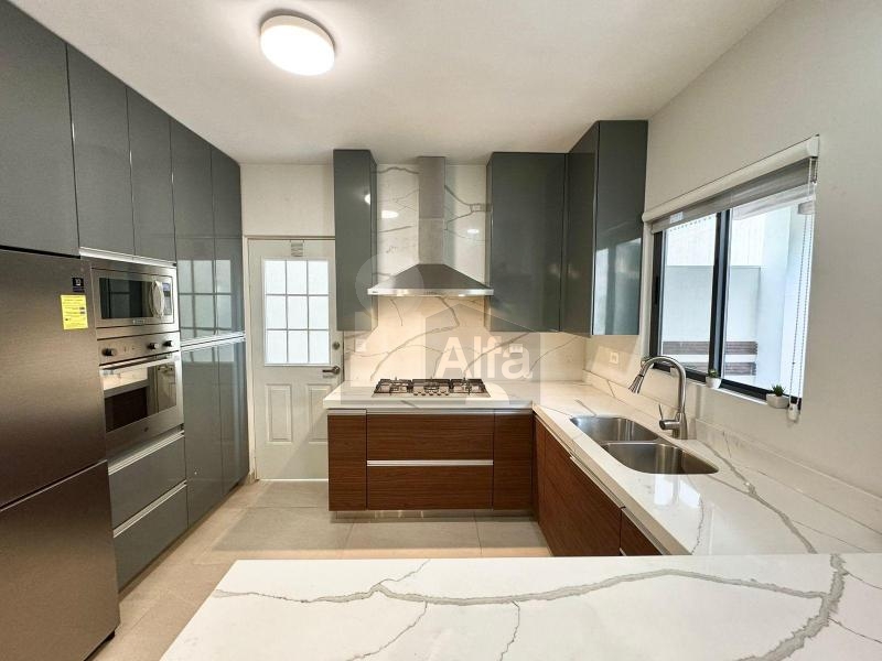 Casa en renta en Crisanto Residencial Zona Cumbres Monterrey Nuevo Leon Amueblada Nueva