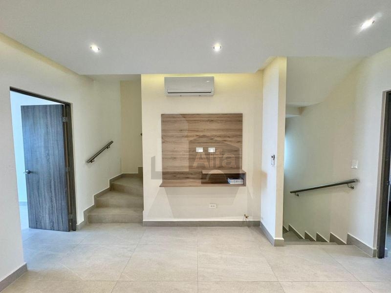 Casa en renta en Crisanto Residencial Zona Cumbres Monterrey Nuevo Leon Amueblada Nueva