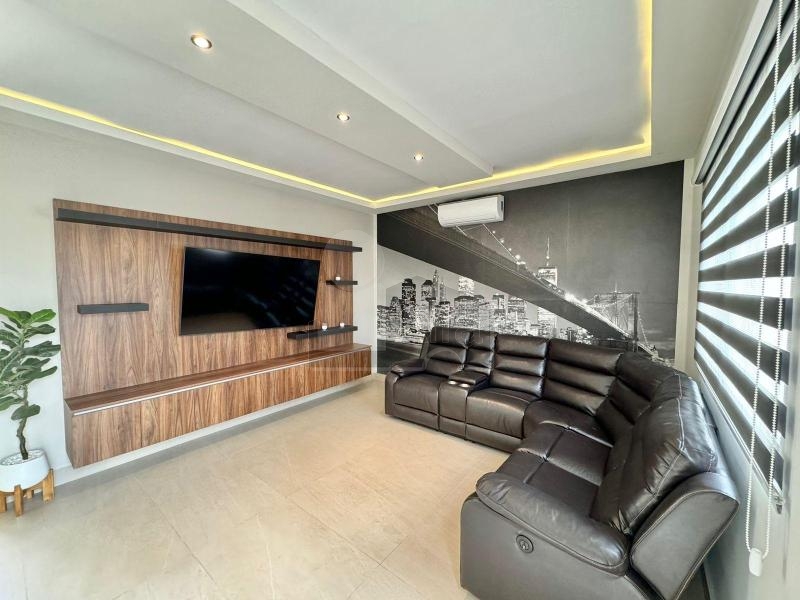 Casa en renta en Crisanto Residencial Zona Cumbres Monterrey Nuevo Leon Amueblada Nueva