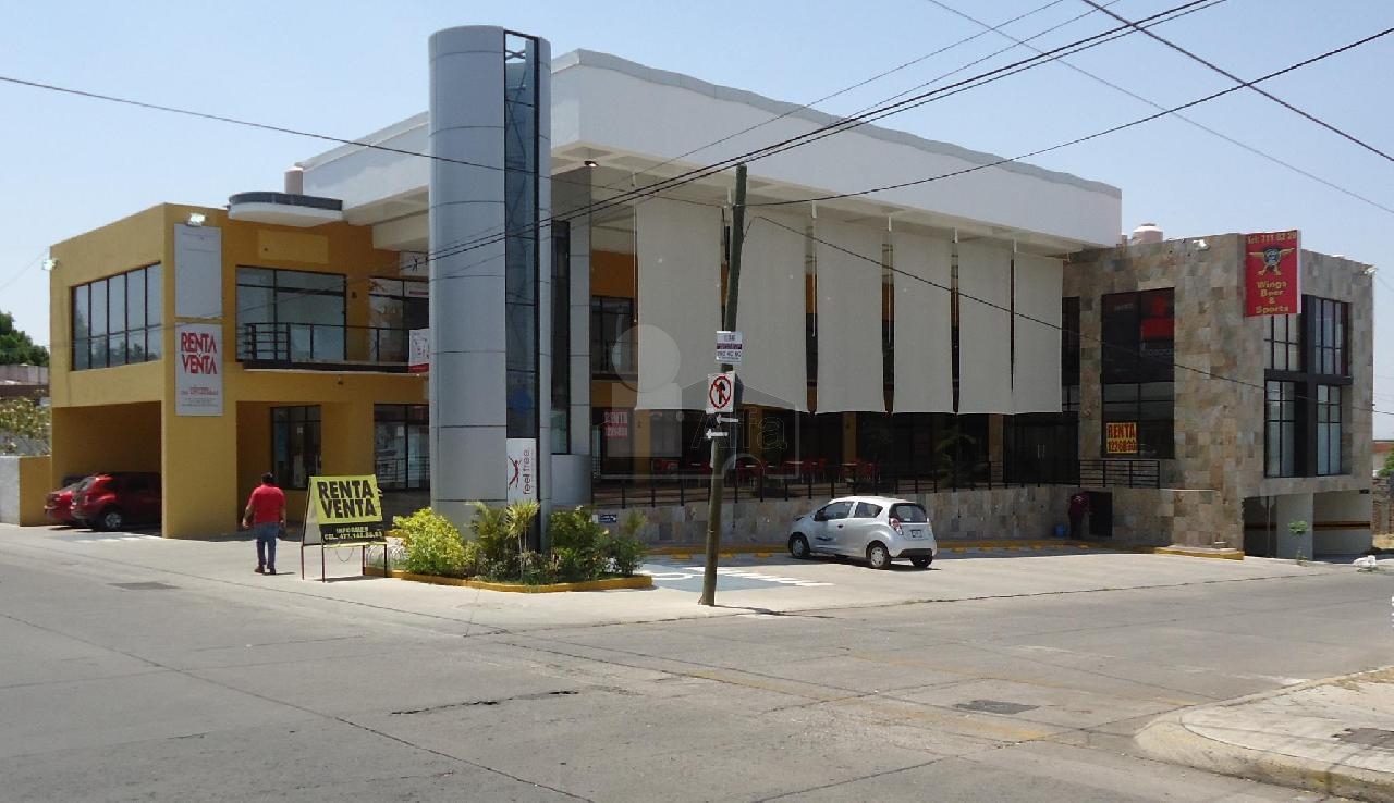 Local en Renta en Planta Baja en Arbide, León Gto Plaza comercial Blvd. Algeciras,mntto incuido