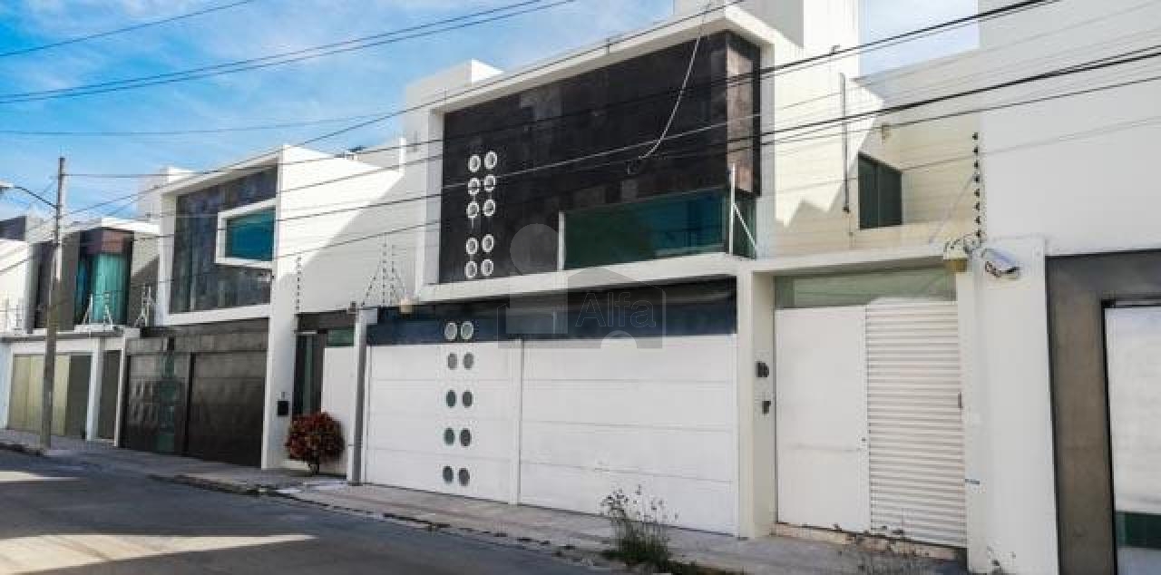 Casa en RENTA en Ciudad del Carmen. Col. Miami. AMUEBLADA o SIN MUEBLES