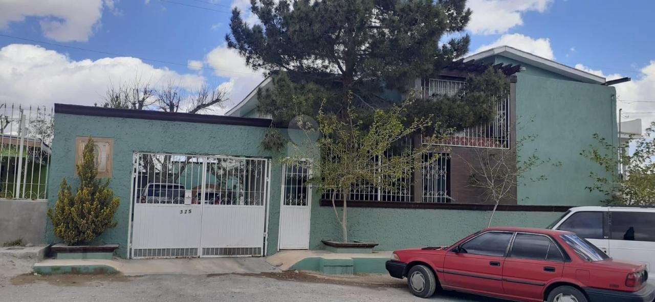 Casa y terreno en venta Ciudad Juárez Chihuahua Colonia Granjas de Chapultepec.