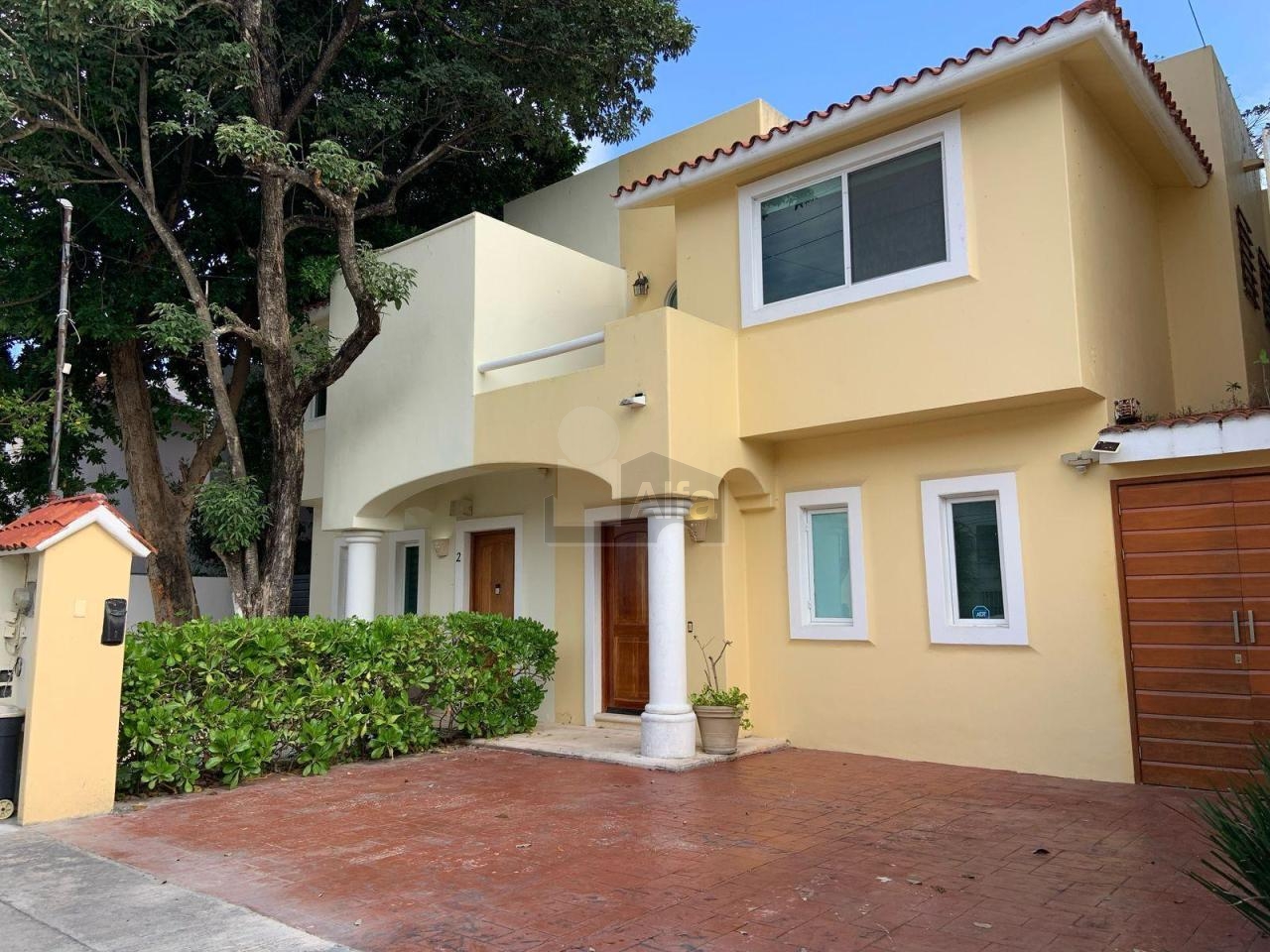 Casa en Venta en SMZ-43 de 3 recs, 2.5 baños, Cancun Quintana Roo